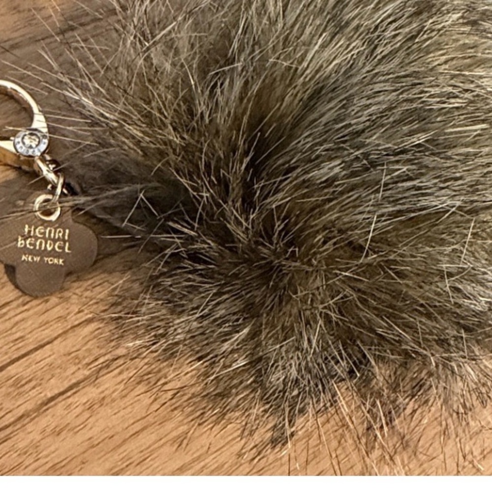 NWOT Henri Bendel Brown Fluffy Pom Pom Key fob/purse charm - Picture 2 of 3